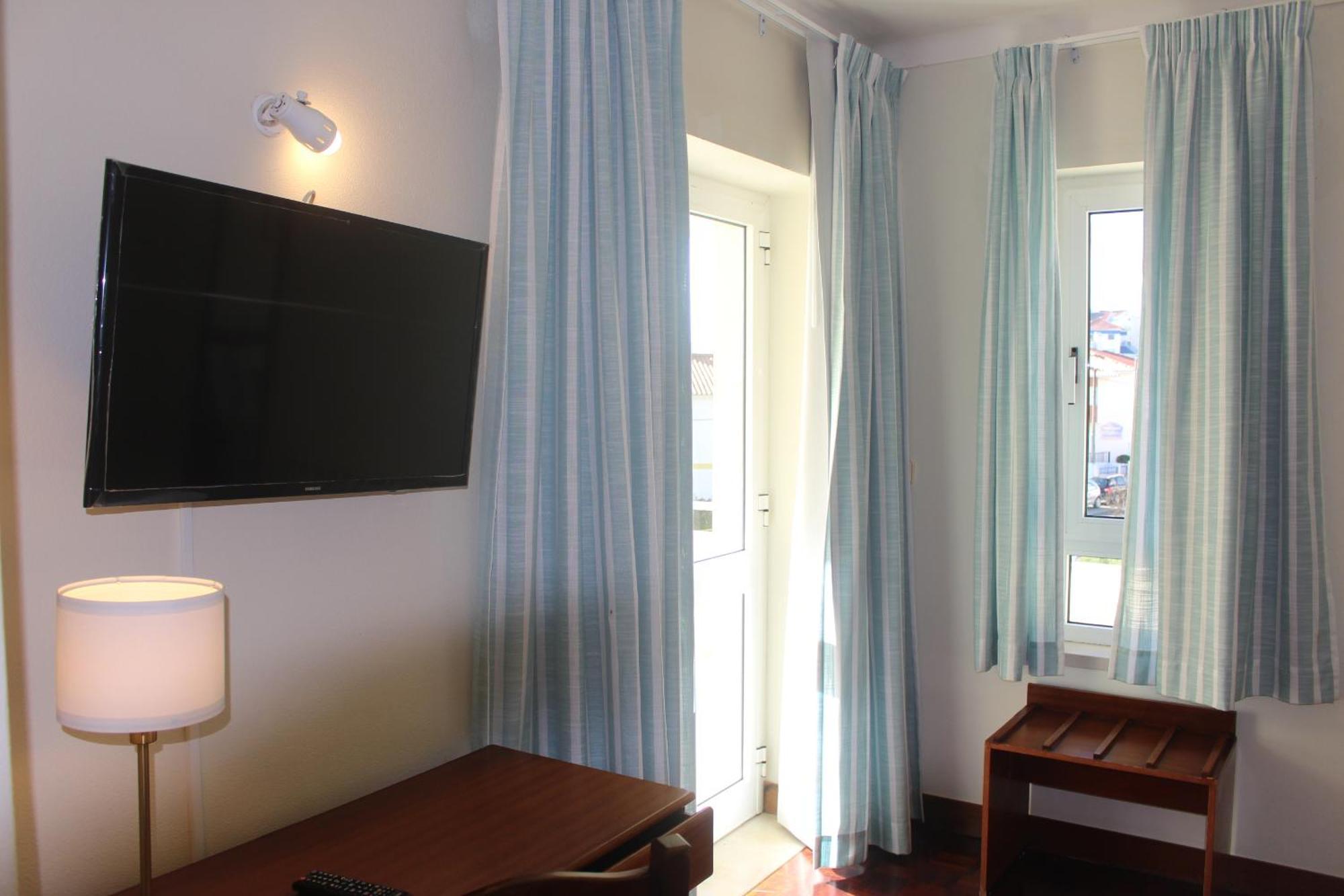 Hotel Santo Antonio Da Baia Sao Martinho do Porto Bagian luar foto